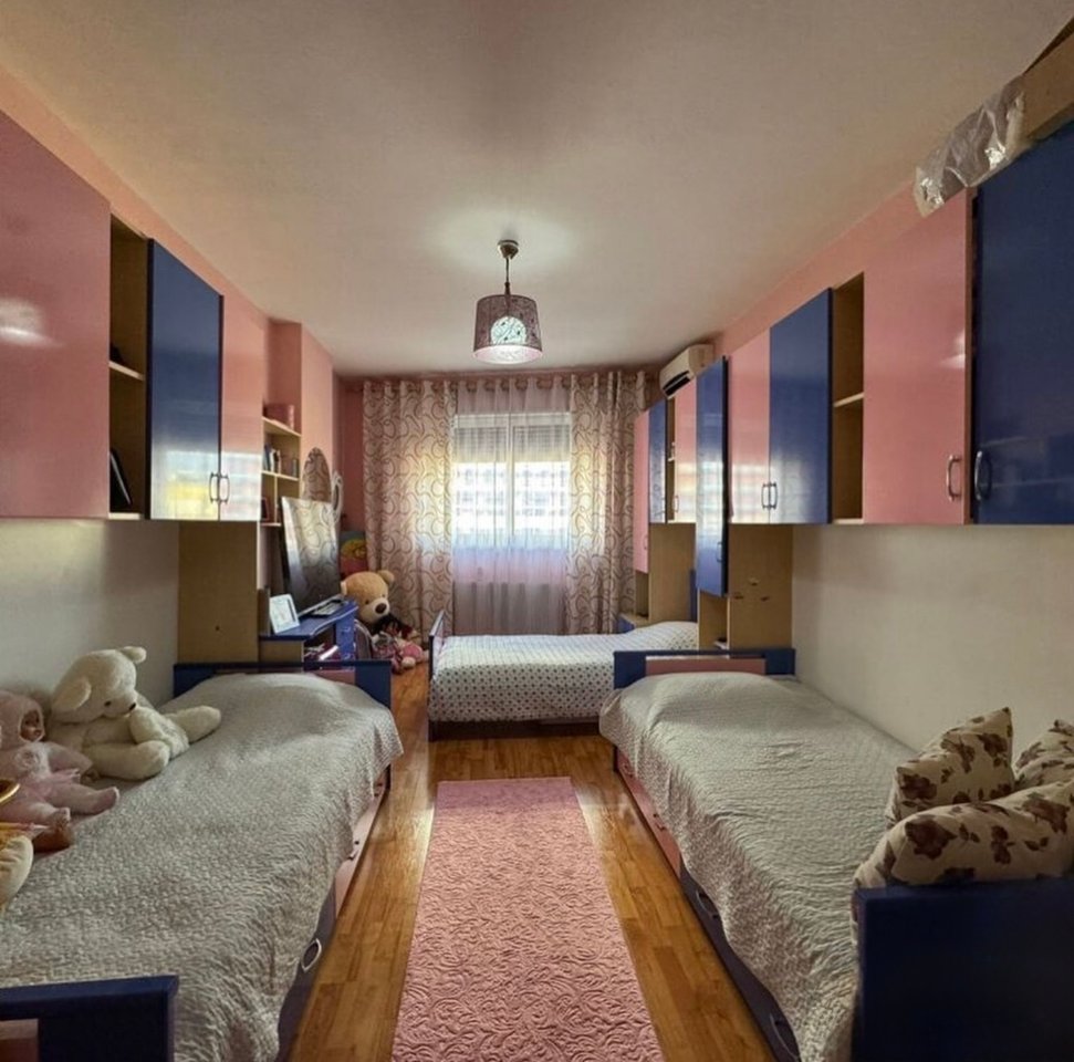 KOMUNA PARISIT, SHITET APARTAMENT 2+1+2 TEK KOMPLEKSI KIKA 1