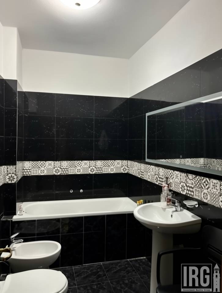 VENDIAMO APPARTAMENTO 3+1+2 A BLLOK.