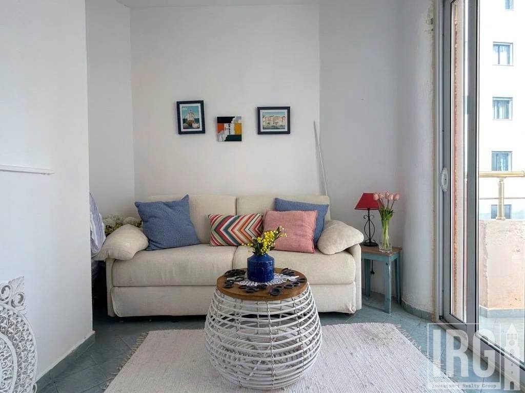 APARTAMENT 1+1 ME PAMJE NGA DETI NË LUNGOMARE, VIJA E PARË.