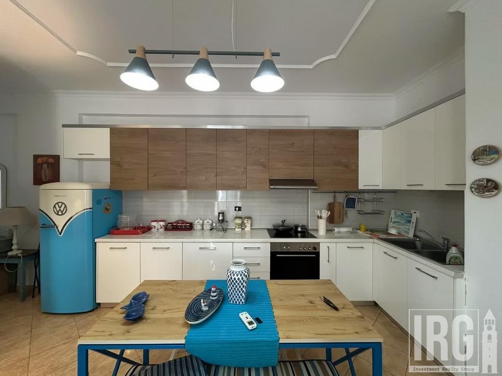 APARTAMENT 1+1 ME PAMJE NGA DETI NË LUNGOMARE, VIJA E PARË.