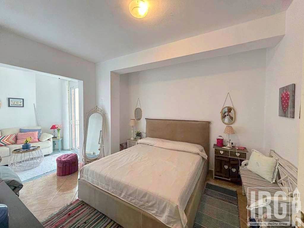 APARTAMENT 1+1 ME PAMJE NGA DETI NË LUNGOMARE, VIJA E PARË.