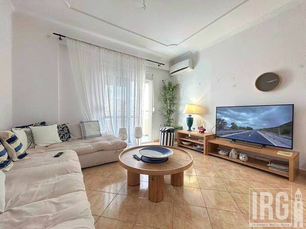 APARTAMENT 1+1 ME PAMJE NGA DETI NË LUNGOMARE, VIJA E PARË.