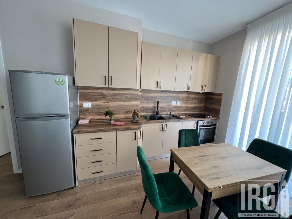 APARTAMENT 2+1 TEK RRUGA E BARRIKADAVE!