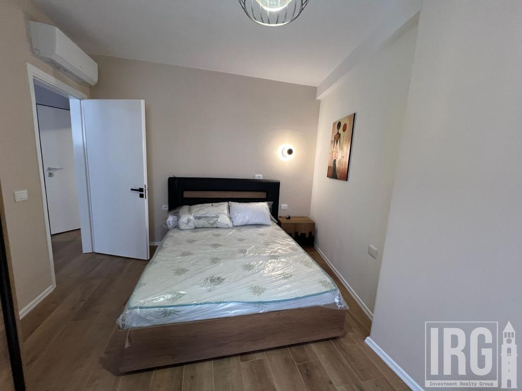 APARTAMENT 2+1 TEK RRUGA E BARRIKADAVE!