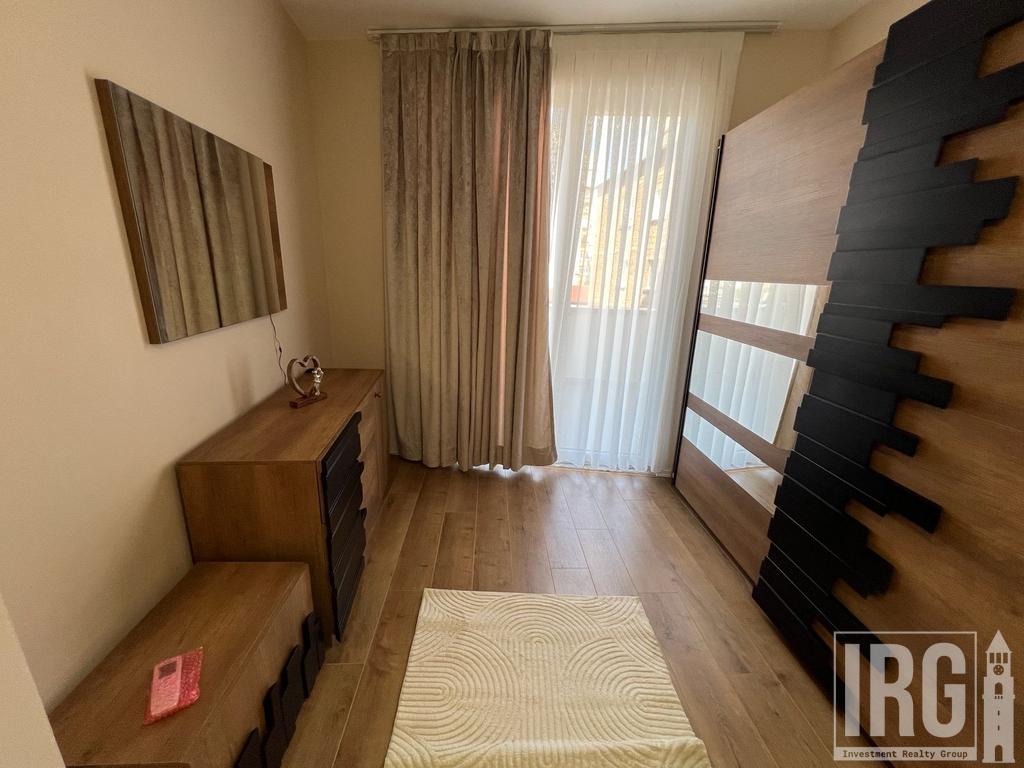 APARTAMENT 2+1 TEK RRUGA E BARRIKADAVE!