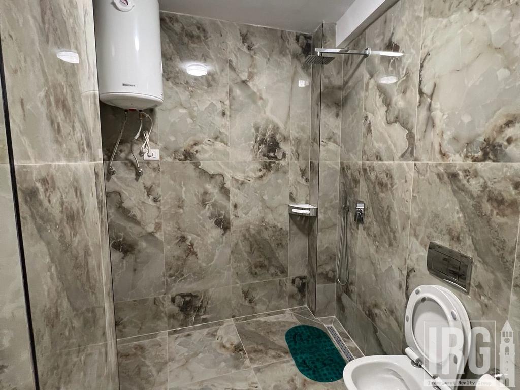 APARTAMENT 2+1 TEK RRUGA E BARRIKADAVE!