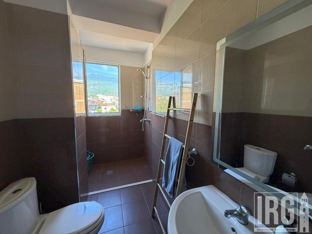 Shitet apartament 2+1 ne Kinostudio!