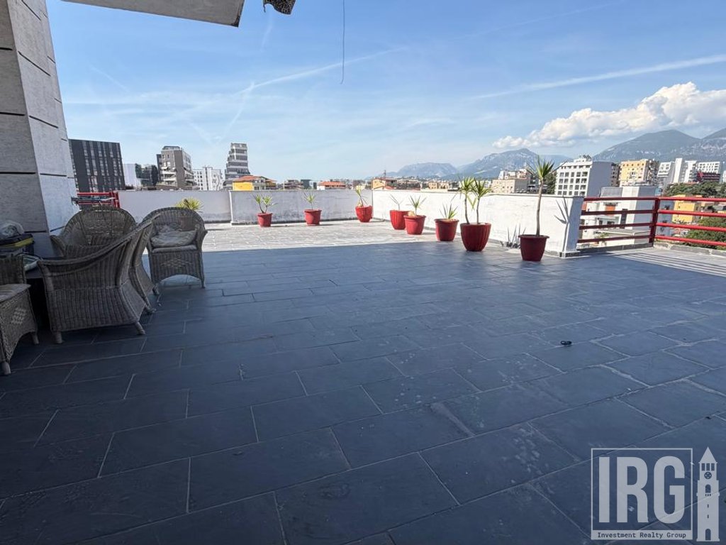 APARTAMENT 2+1 PRANE GJIMNAZIT PARTIZANI!
