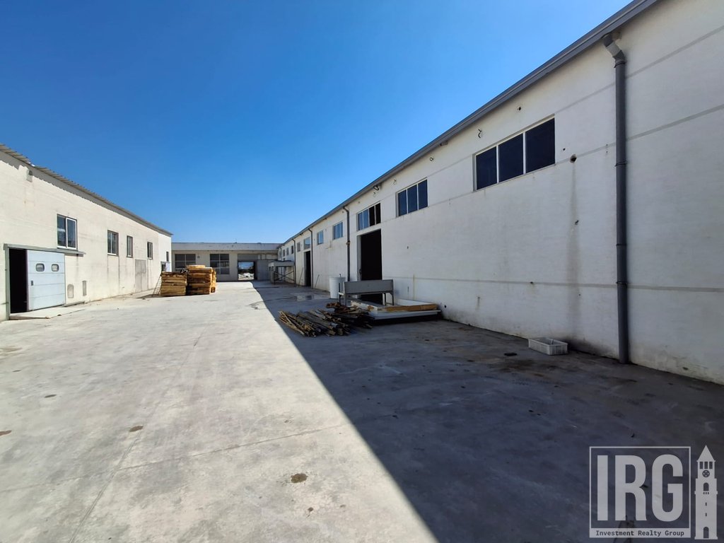 Kapanon industrial  me qira –  pranë autostradës Tirane -Durres