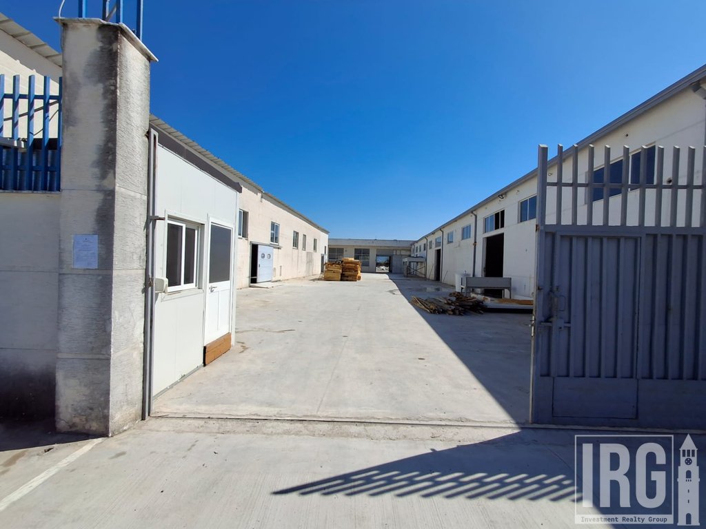 Kapanon industrial  me qira –  pranë autostradës Tirane -Durres