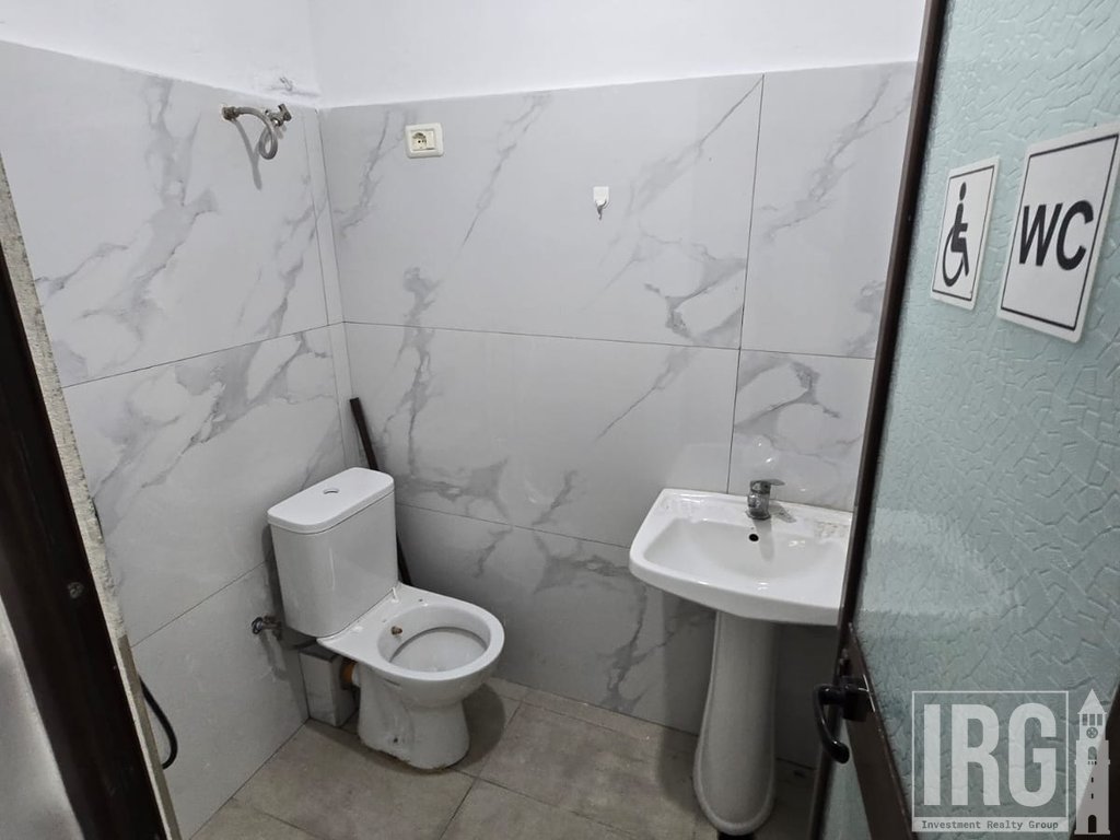 Shitet ambjent dhe garsoniere ne Rrugen e Kavajes!