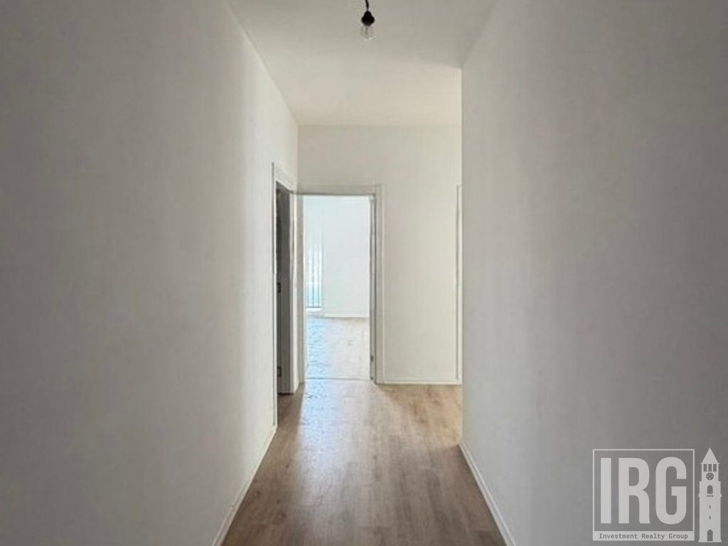 SHITET APARTAMENT 2+1 TEK XHAMIA NE SAUK  !