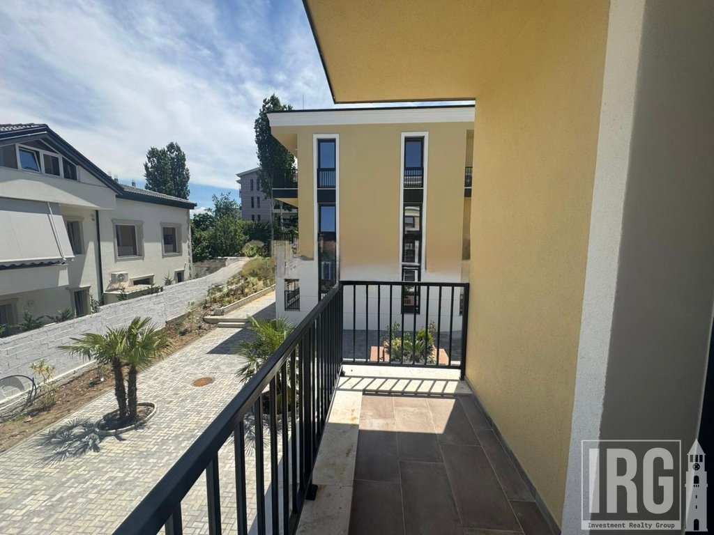 SHITET APARTAMENT 2+1 TEK XHAMIA NE SAUK  !