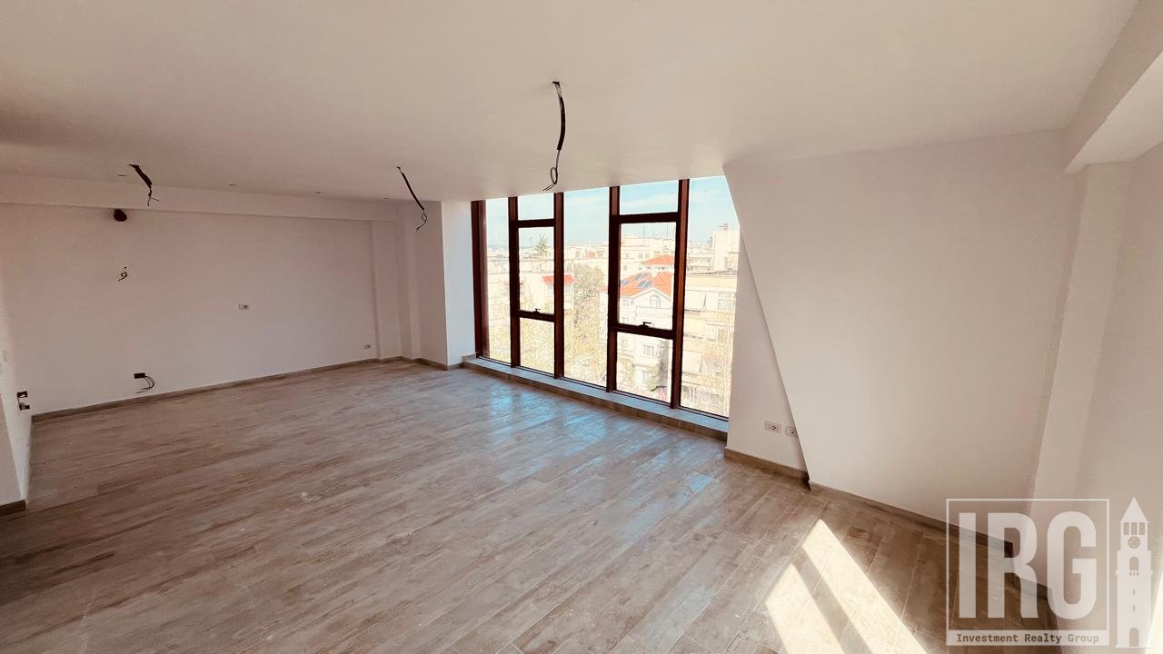 OFFICE FOR RENT IN THE CENTER, KAVAJES STREET