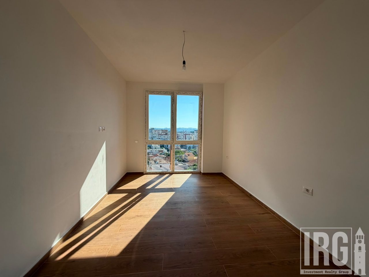 Appartamento 1+1 in Via Jordan Misja per uffici o abitazione.