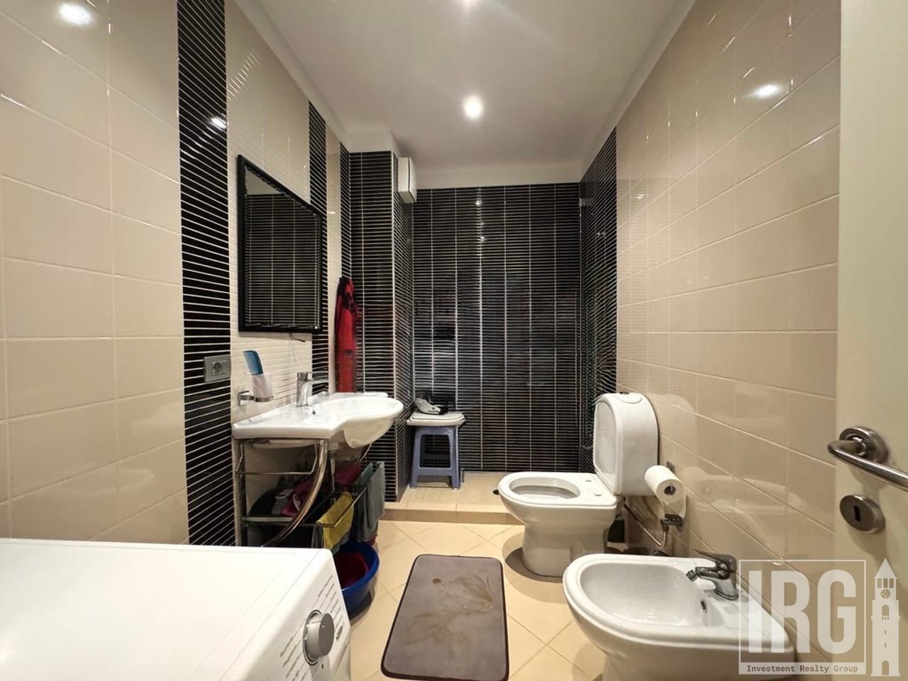 APARTMENT 2+1+2 FOR SALE NEAR THE DRY LAKE !