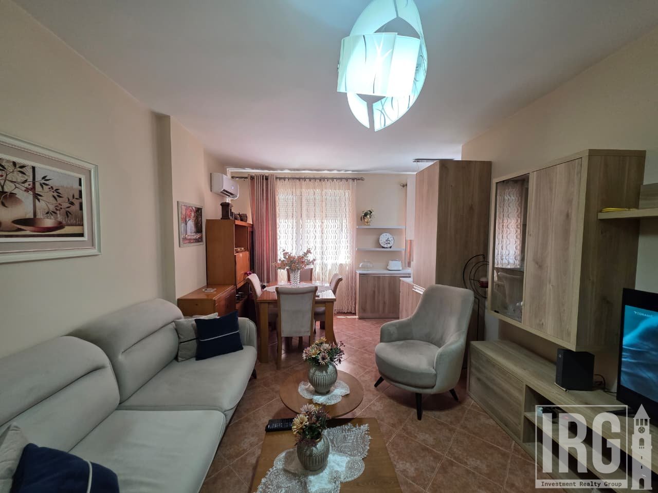Apartament 1+1 per qera perballe Xhamise Rr Kavajes!