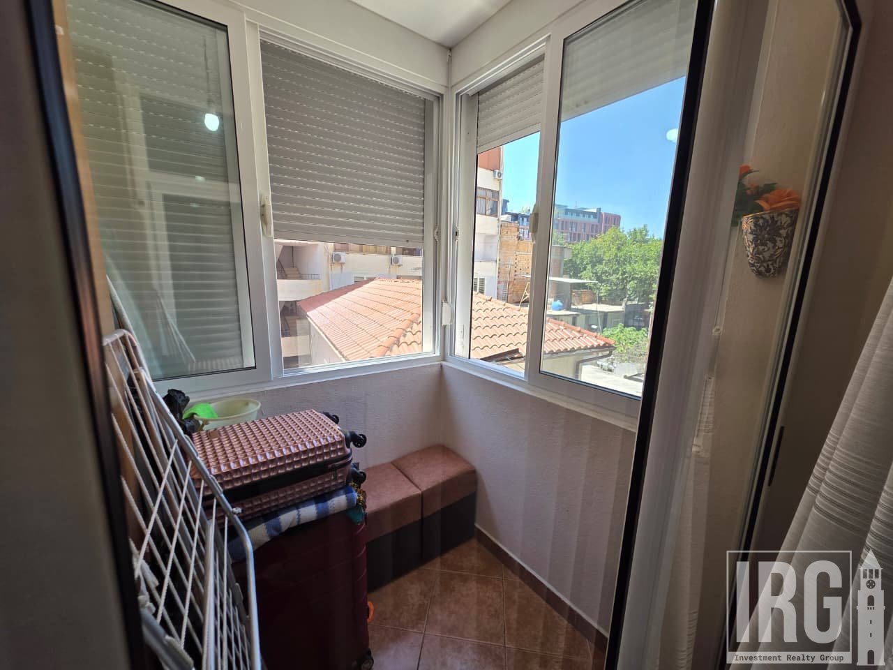 Apartament 1+1 per qera perballe Xhamise Rr Kavajes!
