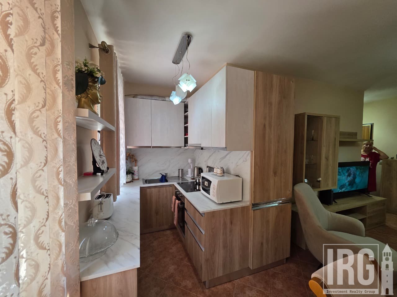 Apartament 1+1 per qera perballe Xhamise Rr Kavajes!