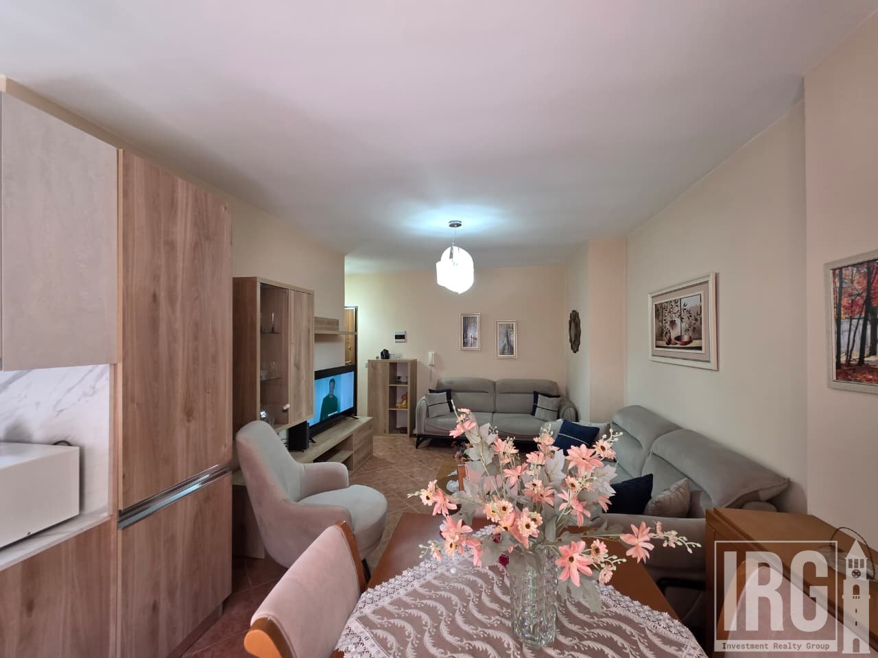 Apartament 1+1 per qera perballe Xhamise Rr Kavajes!