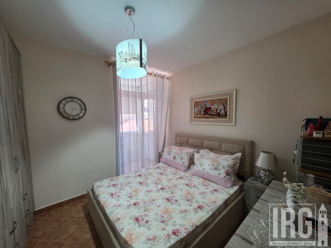 Apartament 1+1 per qera perballe Xhamise Rr Kavajes!