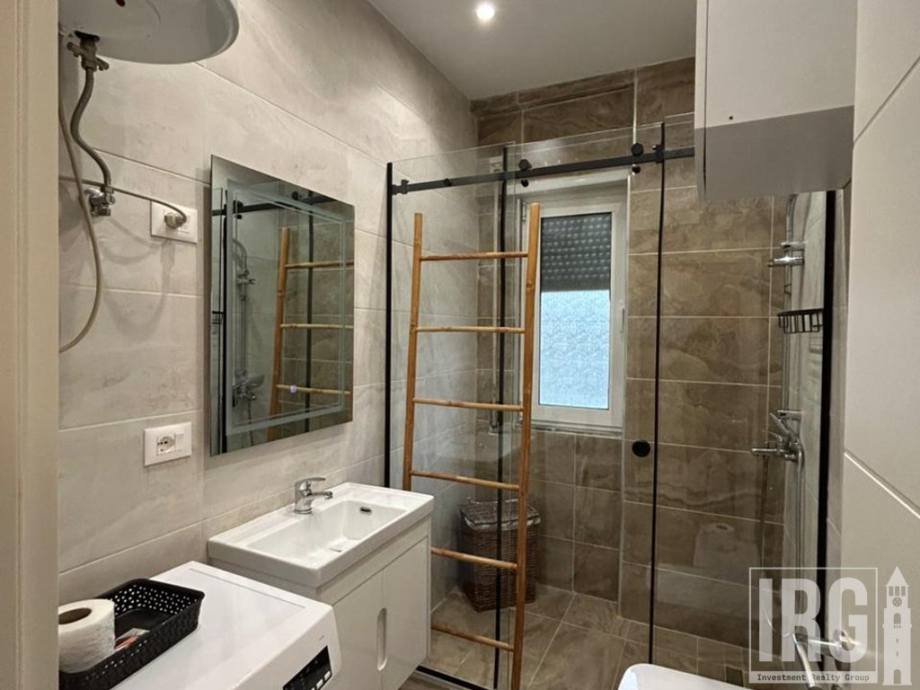 APARTAMENT 1+1 ME QERA TE KOMUNA E PARISIT.