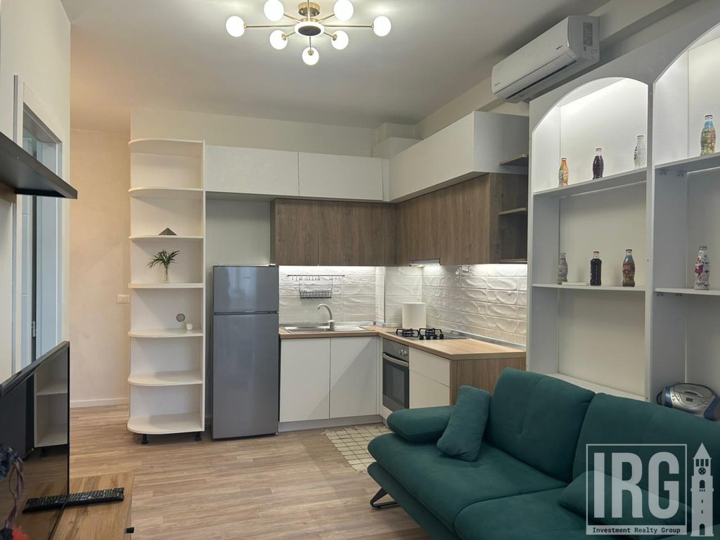 APARTAMENT 1+1 ME QERA TE KOMUNA E PARISIT.