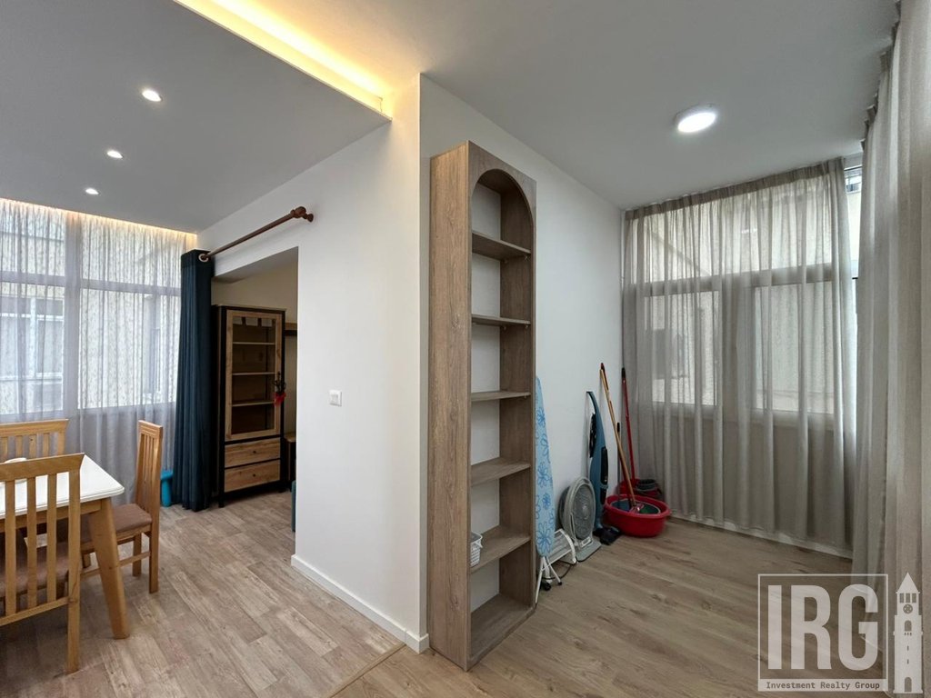 APARTAMENT 1+1 ME QERA TE KOMUNA E PARISIT.