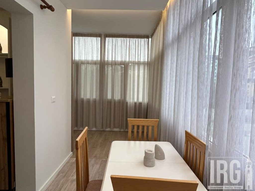 APARTAMENT 1+1 ME QERA TE KOMUNA E PARISIT.