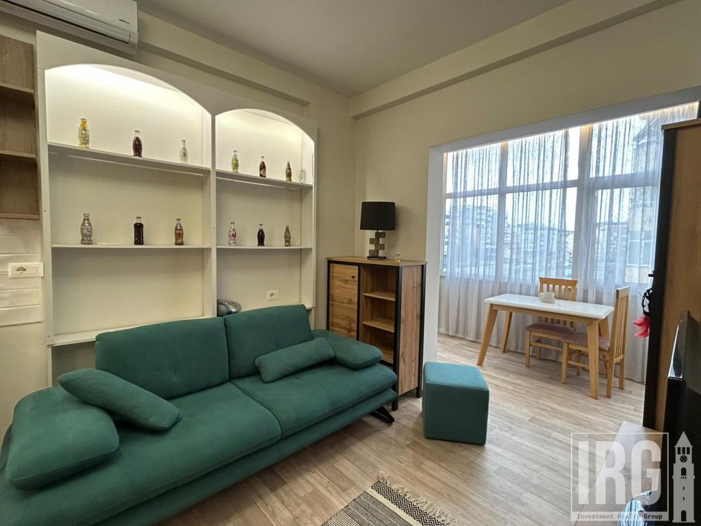 APARTAMENT 1+1 ME QERA TE KOMUNA E PARISIT.