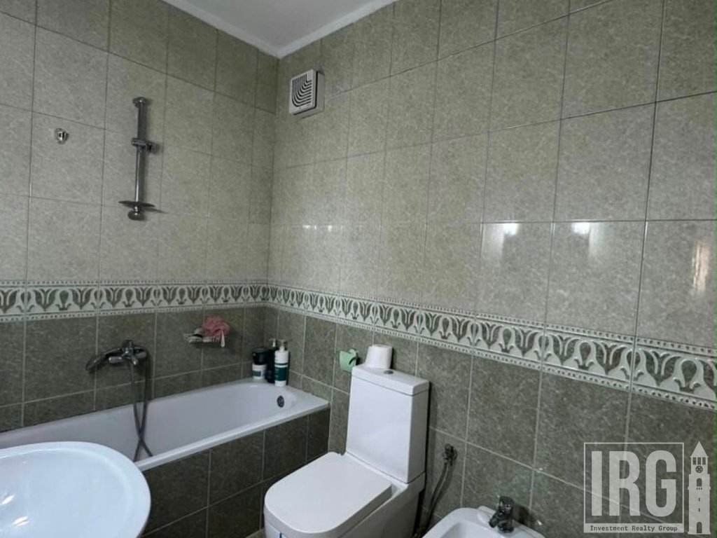JEPET ME QIRA APARTAMENT 2+1+2+POST PARKIMI TEK KOMUNA PARISIT !