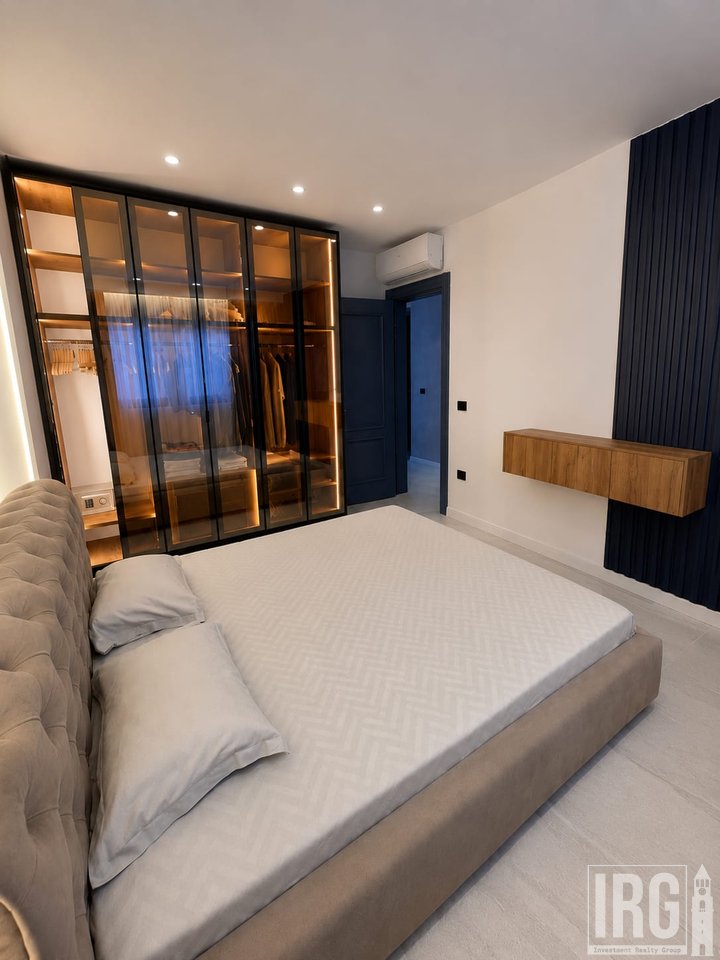 Apartament 2+1 në Dhërmi – 116.4 m² Neto, Oborr &amp; Parkim.