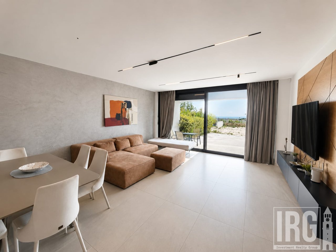 Apartament 2+1 në Dhërmi – 116.4 m² Neto, Oborr &amp; Parkim.