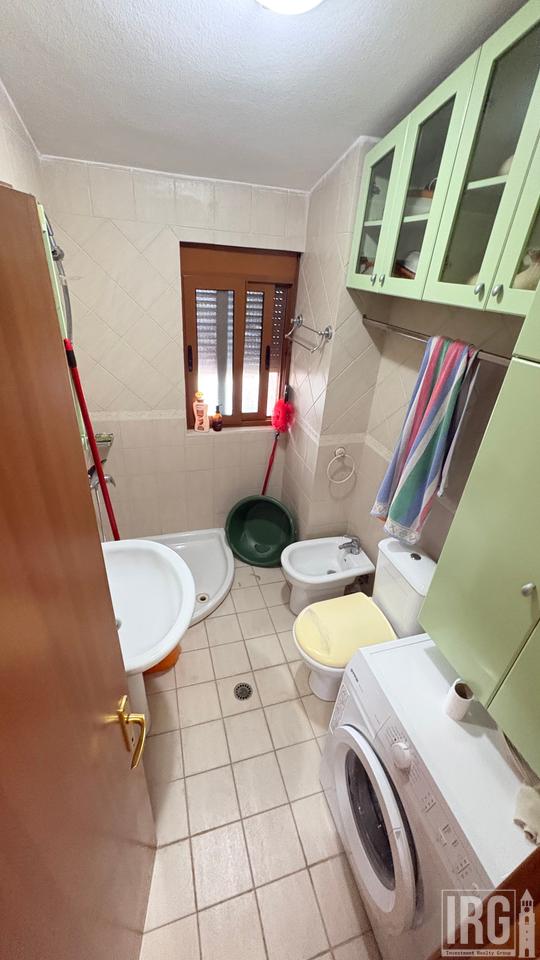 SHITET PENTHOUSE TE SHKEMBI I KAVAJES ME PAMJE NGA DETI