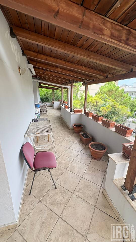SHITET PENTHOUSE TE SHKEMBI I KAVAJES ME PAMJE NGA DETI