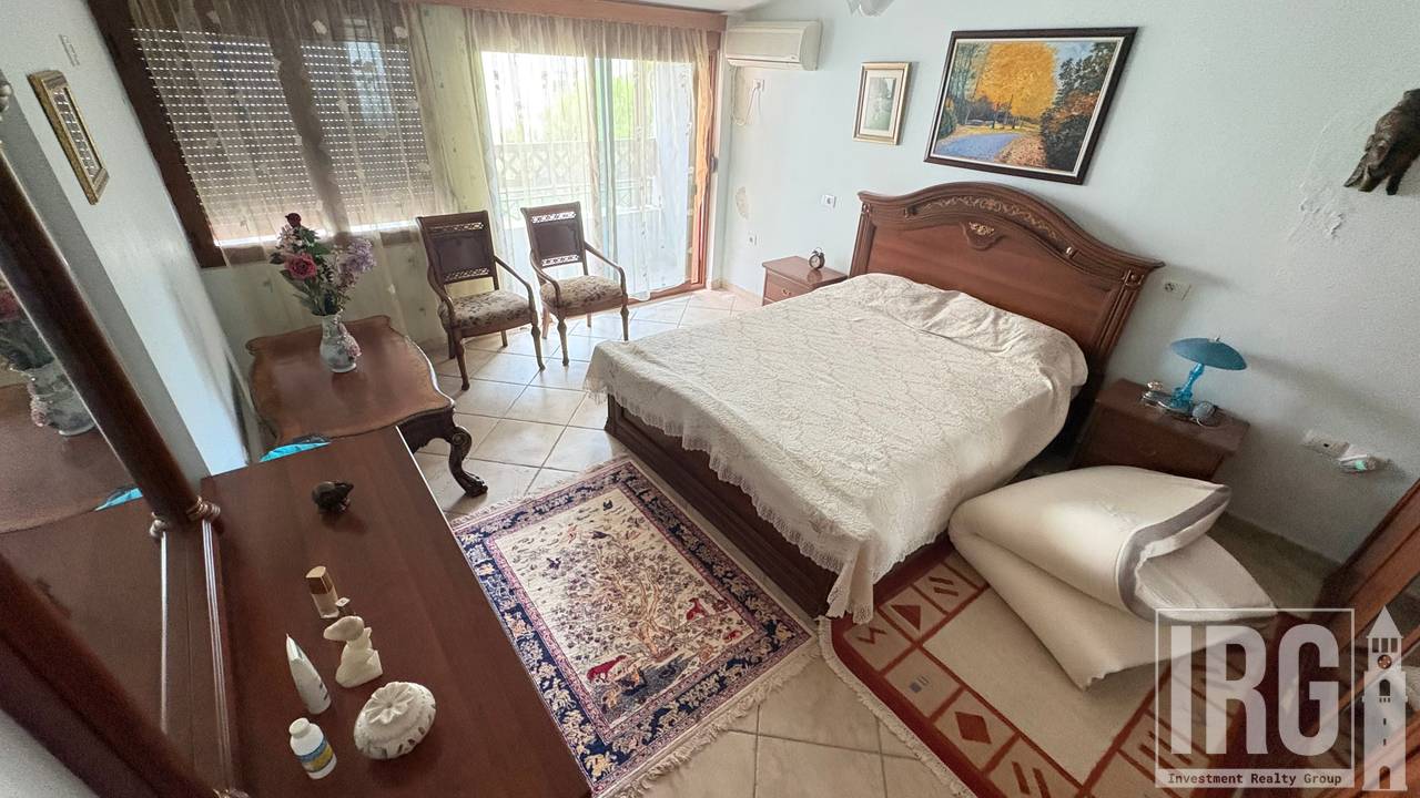 SHITET PENTHOUSE TE SHKEMBI I KAVAJES ME PAMJE NGA DETI