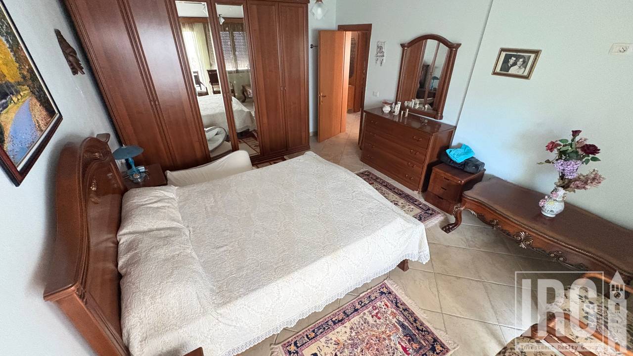 SHITET PENTHOUSE TE SHKEMBI I KAVAJES ME PAMJE NGA DETI
