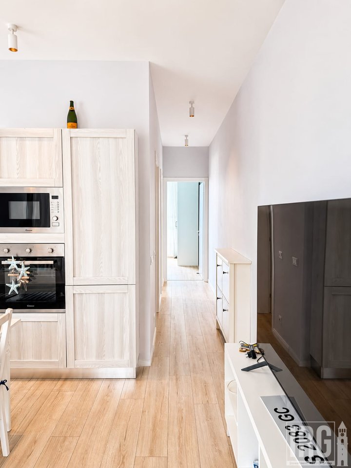 SHITET APARTAMENT 2+1 ME OBORR DHE VERANDË NË GREEN COAST, PALASË!