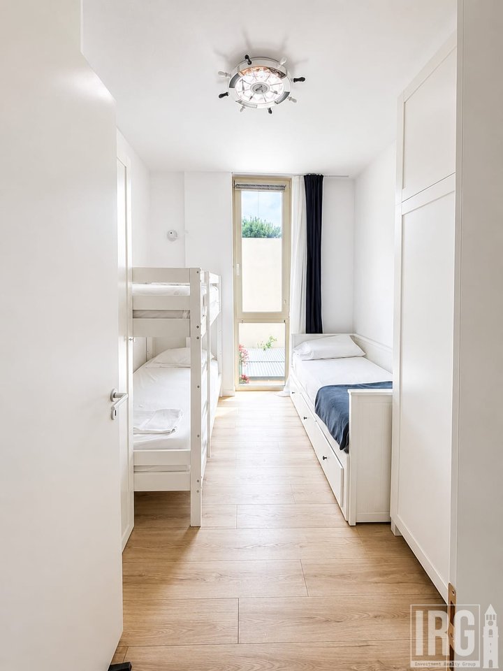 SHITET APARTAMENT 2+1 ME OBORR DHE VERANDË NË GREEN COAST, PALASË!