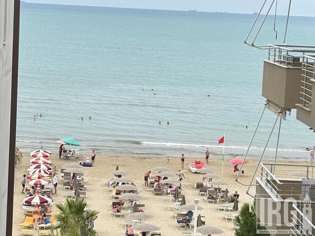 SHITET PENTHOUSE TE SHKEMBI I KAVAJES ME PAMJE NGA DETI