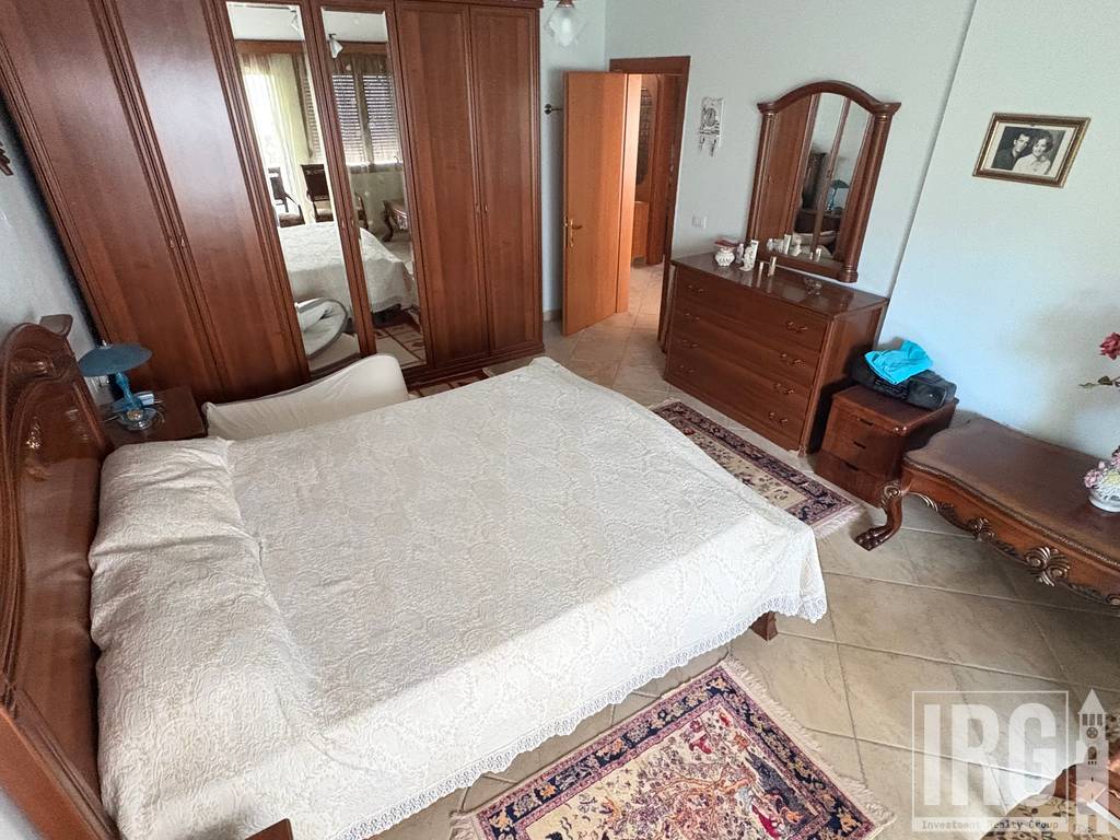 SHITET PENTHOUSE TE SHKEMBI I KAVAJES ME PAMJE NGA DETI