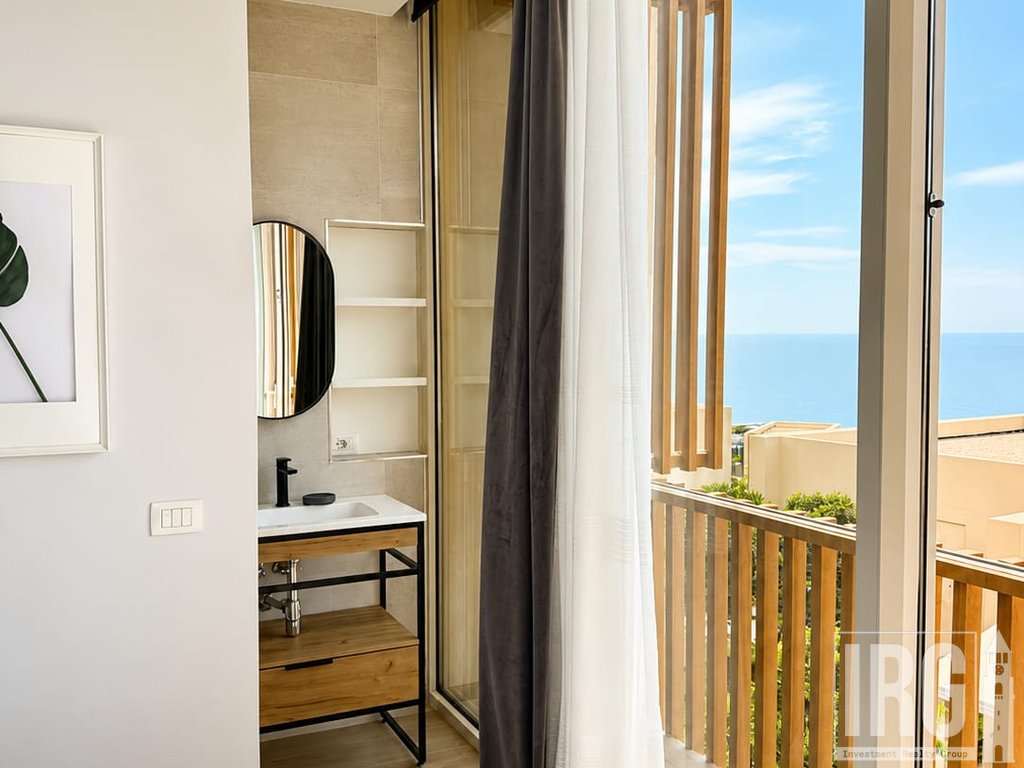 APARTMENT 2+1 FOR SALE WITH YARD AND VERANDA IN GREEN COAST, PALASË!