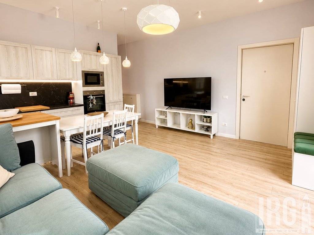 APARTMENT 2+1 FOR SALE WITH YARD AND VERANDA IN GREEN COAST, PALASË!