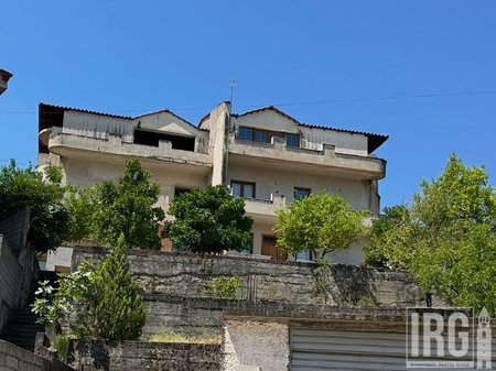 Vilë  Për Shitje në Selitë, Tiranë - 180000€ | 321 m²