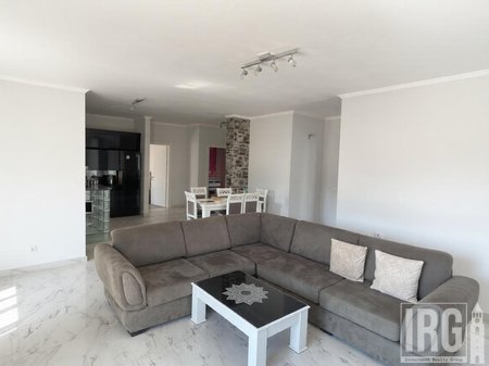 APARTAMENT ME QIRA, VILAT GJERMANE