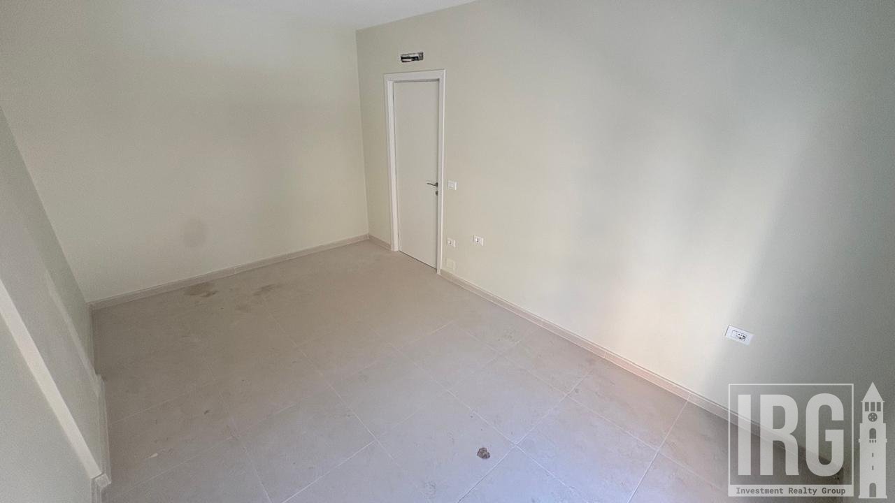 SHITET APARTAMENT 1+1 PRANE SHKOLLES SE KUQE