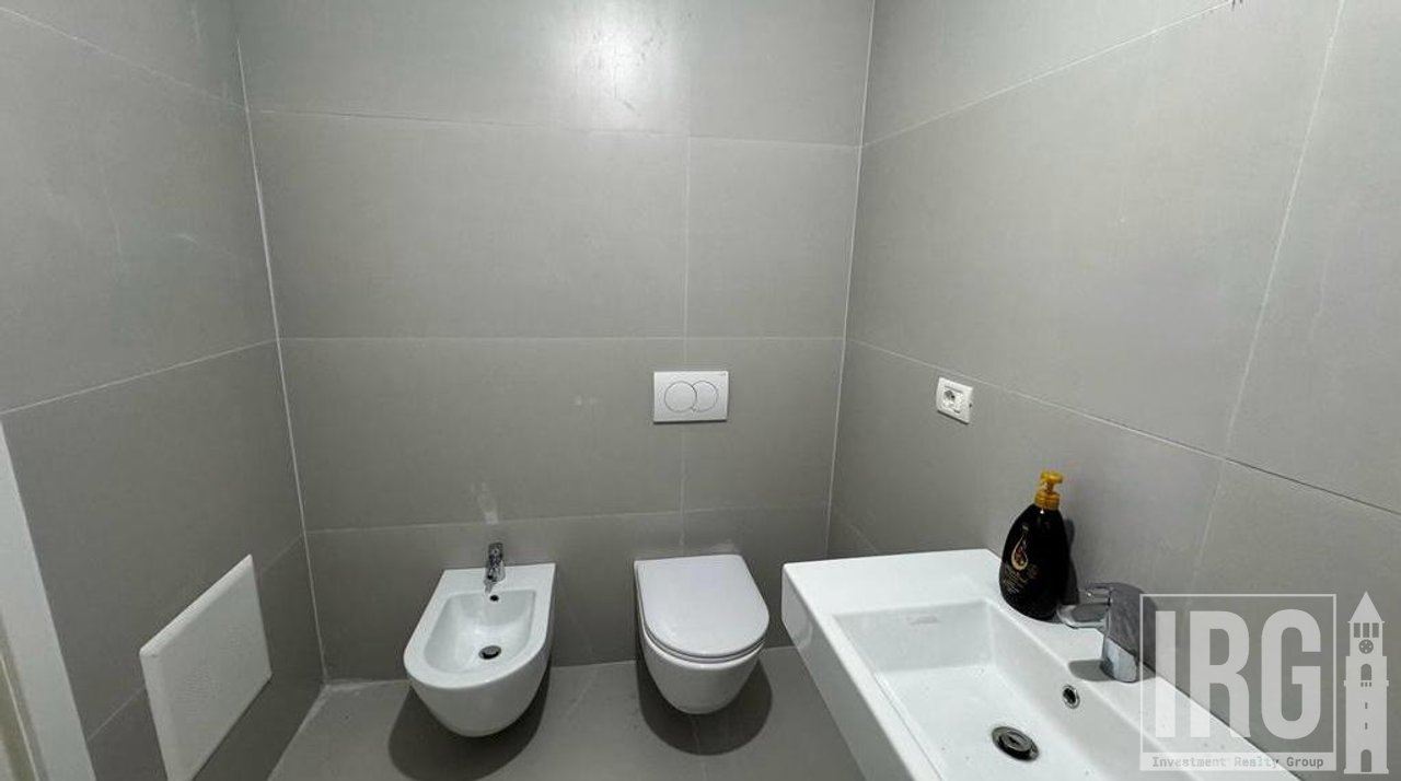 OFFICE FOR RENT 120M2 AT ZOGU I ZI