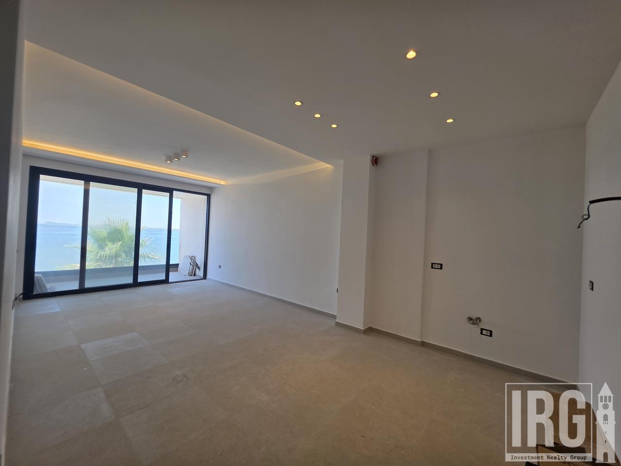 🏡 Shitet Apartament 2+1+2 | Uji i Ftohtë, Vlorë
📍 Mbi Marina Bay