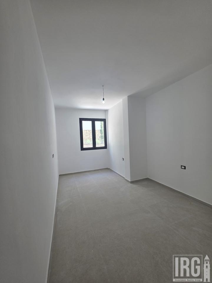 🏡 Shitet Apartament 2+1+2 | Uji i Ftohtë, Vlorë
📍 Mbi Marina Bay