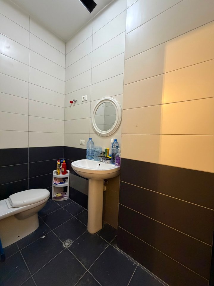 Ambient Komercial ne zone e Selvise!